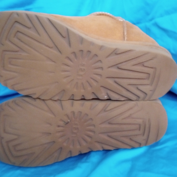 UGG Maia boots 10 - Picture 6 of 6